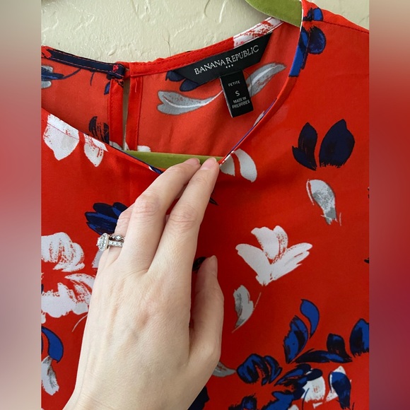 Banana Republic Factory top - Picture 3 of 3